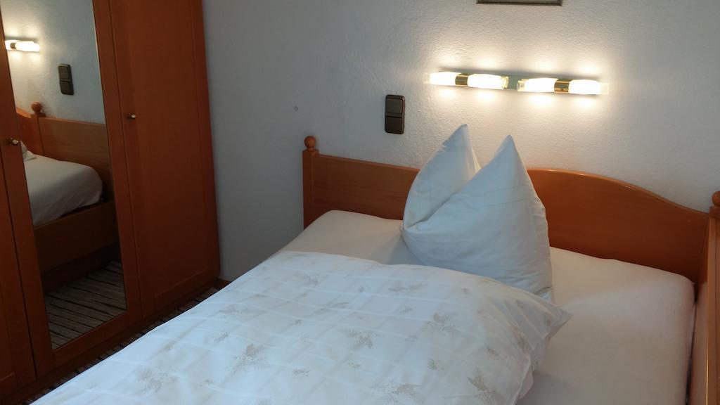 Kreuzhof Seefeld Bed & Breakfast
